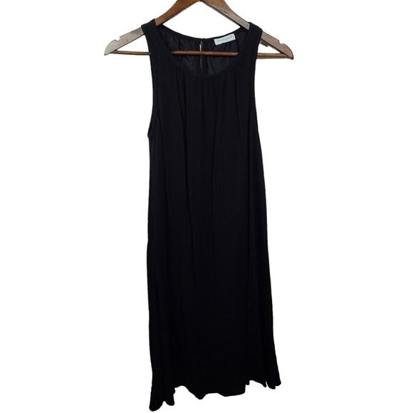 Dresses & Skirts - Carolina Belle Black Textured Sleeveless Shift Dress